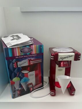 Nostalgia 50s Style Snow Cone Maker